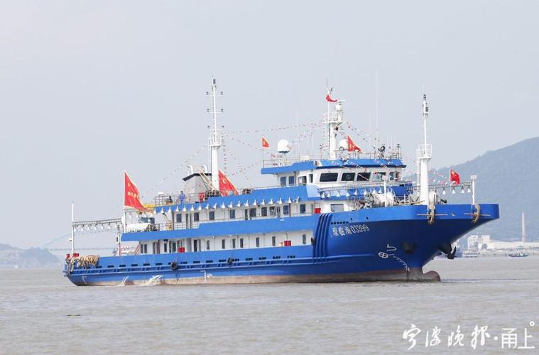 造价2000万,可现钓现吃,国内最大钓鱼船在宁波成功试航
