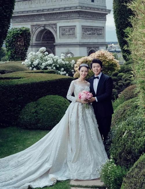 跟着明星get婚纱照万能姿势_吉娜