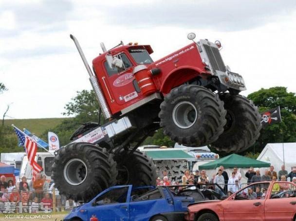 横扫一切的暴力美学 大脚车文化浅析
