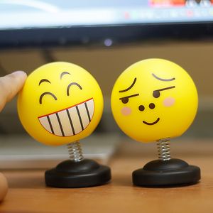 创意摇头笑脸可爱搞笑表情包车内饰品摆件公仔个性摩托汽车