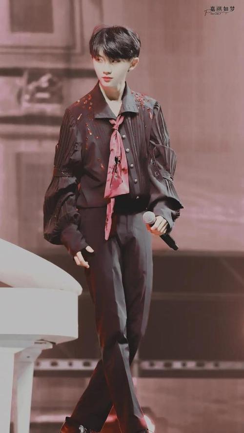 tnt:马嘉祺壁纸:向着未知,向着未来