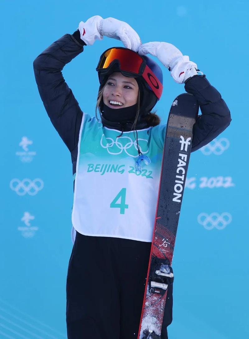 2022北京冬奥会自由式滑雪女子大跳台决赛,谷爱凌夺金.
