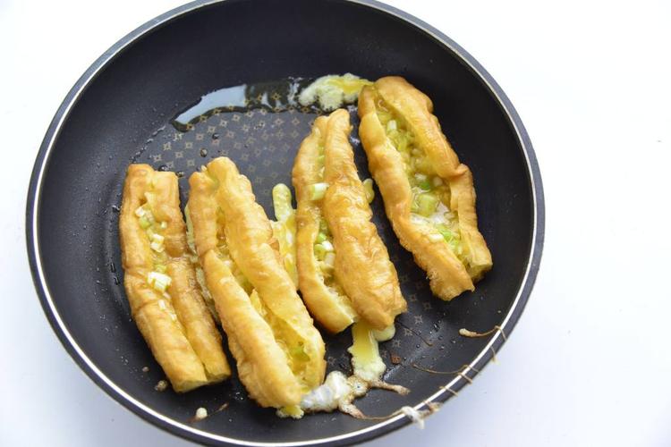 鸡蛋灌油条
