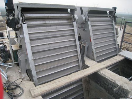 一,设备简介网板格栅,网板式阶梯格栅除污机:一种回转式网板格栅除污