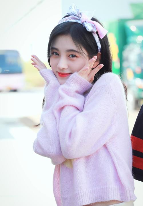 就在昨晚23:54的时候,明星鞠婧祎在微博公开新造型图.