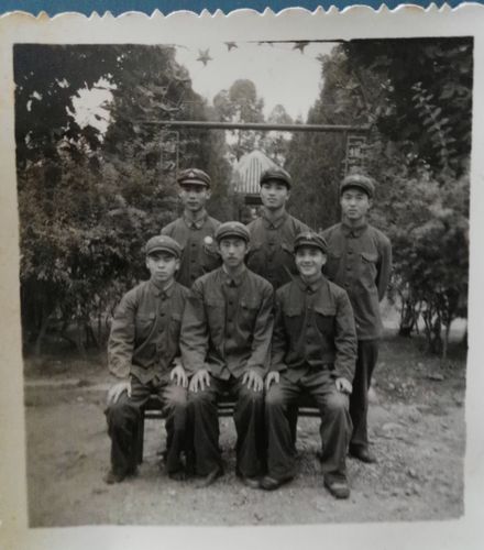 写美篇  时间～约1965或1966年   地点～广东博罗县罗浮山上