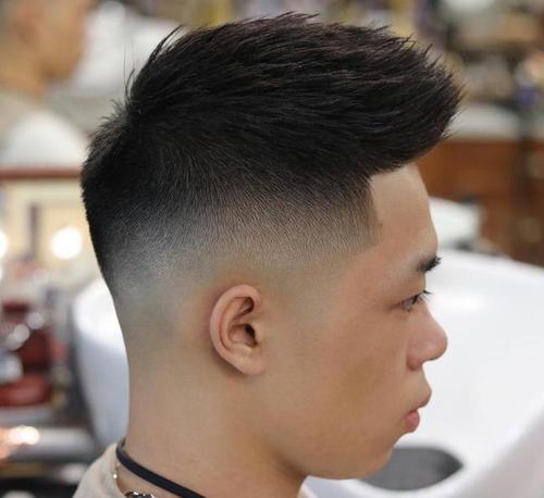 2016男生短发潮流发型_圆脸发型男生短发潮流图片_男生短发潮流发型