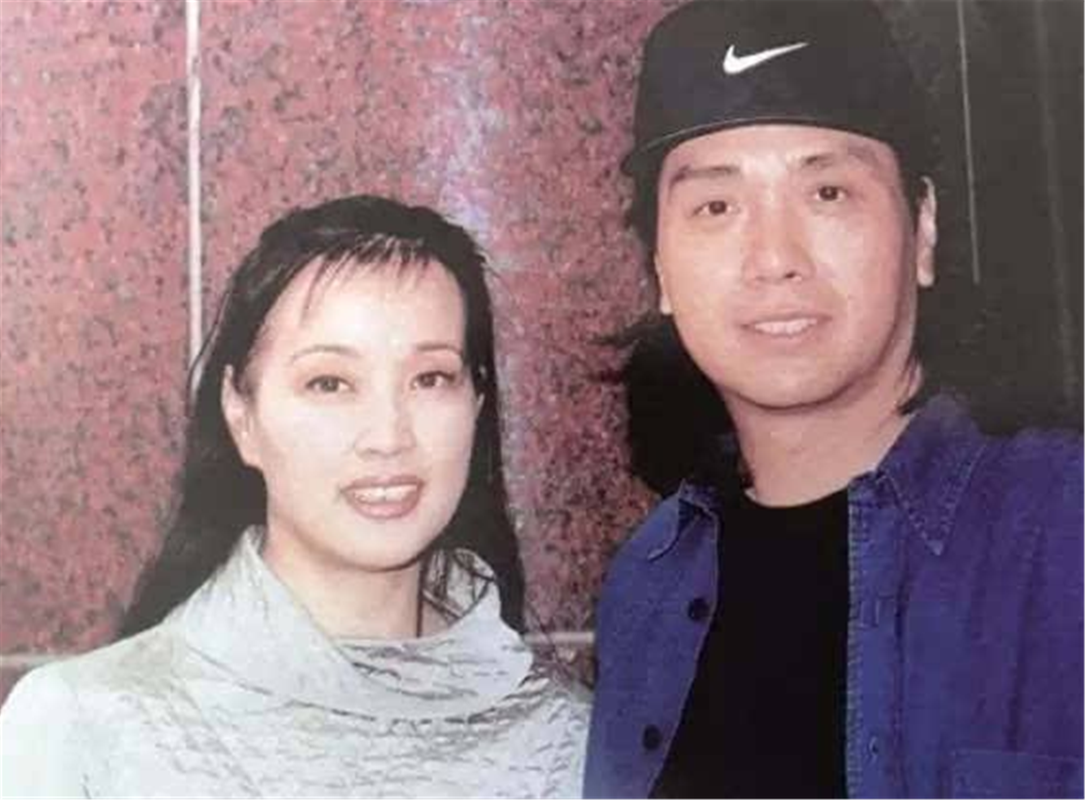 伍卫国:死心塌地爱刘晓庆5年被分手,今67岁至今未婚!