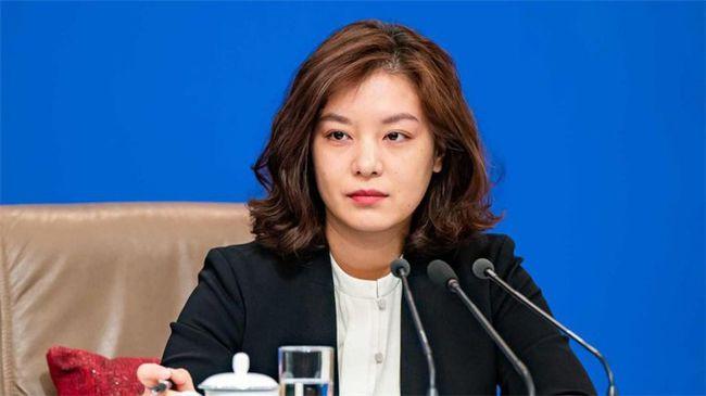 "冷艳女神"张京:因酷似赵薇走红,中美谈判惊艳亮相