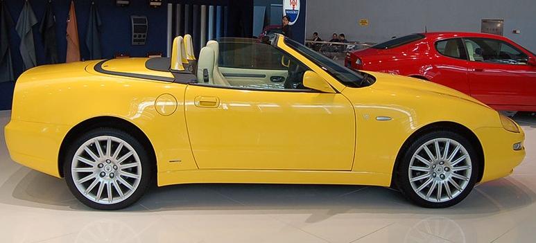  p>玛莎拉蒂spyder为典型的敞篷跑车造型,其车身外型出自乔治亚罗之手