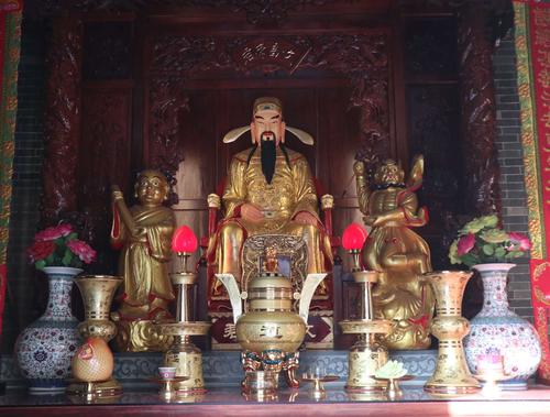 游走广州,带你走进三元宫