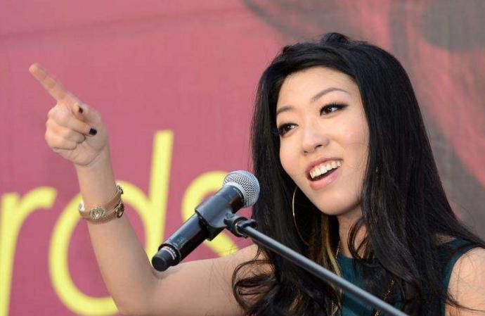曲婉婷现在怎么样了 曲婉婷不敢回国3.5亿全部私吞