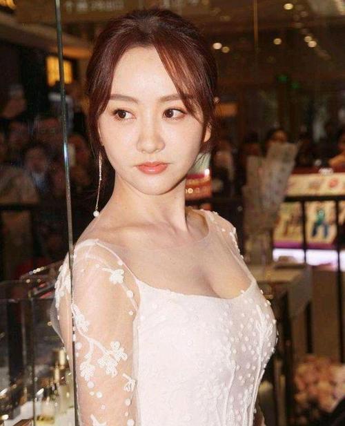 杨蓉美人的图片集锦