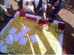 灵鸟叼签技术包括道具和训鸟技术