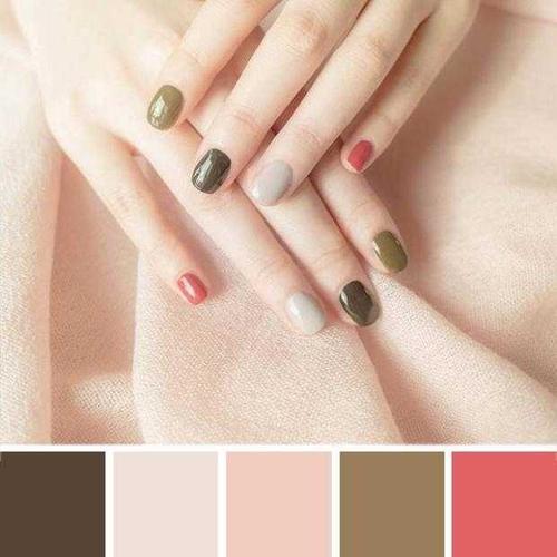 纯色美甲图片流行色(图04/16)秋天纯色美甲图片大全显白