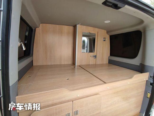 1398万起的宏运旅途l11房车不到2米高有厕所和大床c2本就开