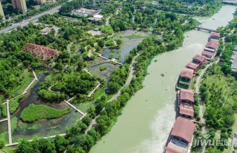 项目以世界自然人居标准,在25万方丁塘河湿地公园畔,打造国际艺术社区