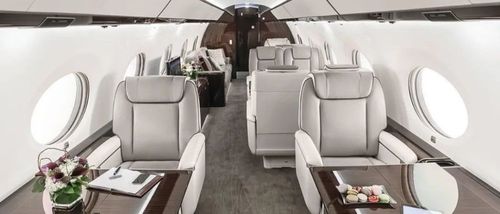 湾流g650 其实这是喷气式公务机. 年入上亿的企业家们买的就是这种.