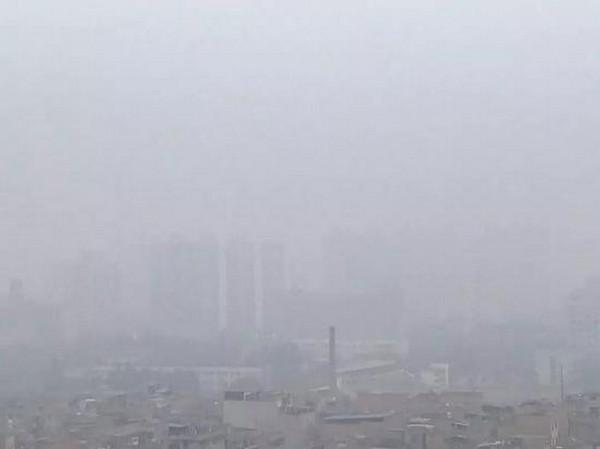 西安空气质量指数334 严重污染六级