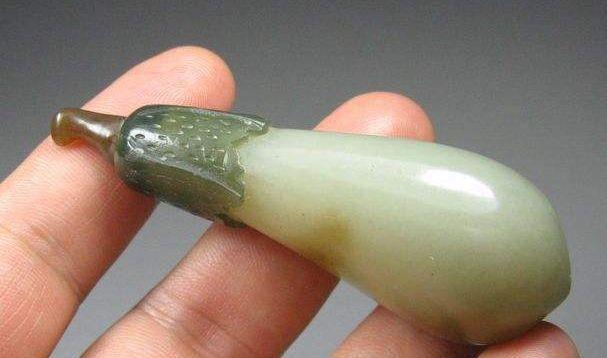 女子结婚前婆婆送了个传家宝玉茄子好奇拿去鉴定后不淡定了