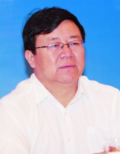 王富民     王富民