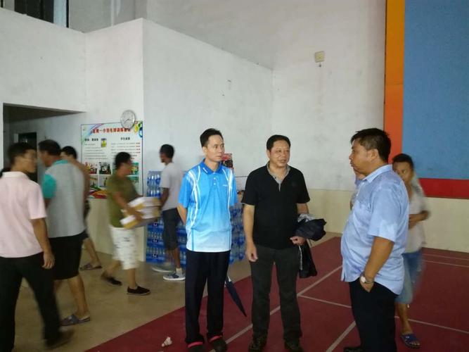 三灶镇全力做好台风期间的群众安置和后勤保障工作