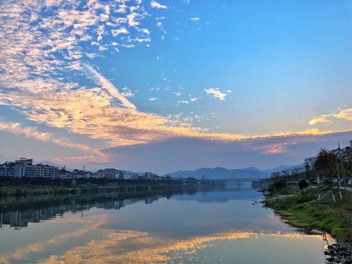 随拍风景(10)/沙溪晚霞 写美篇 时间:2017年12月 地点:福建沙县沙溪河