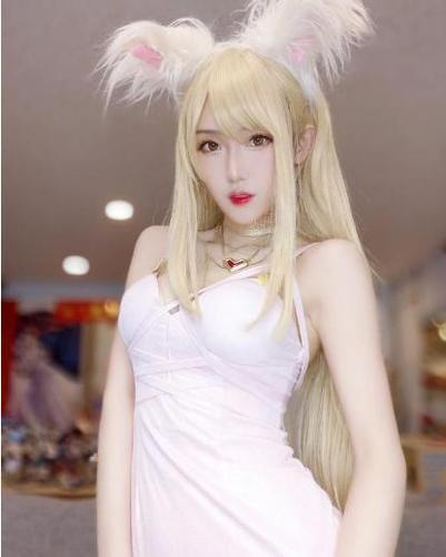 时隔1年之后腐团儿再度cos不知火舞这身材颜值真的绝了