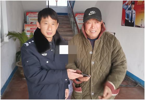 涡阳县石弓派出所元旦假期服务群众忙