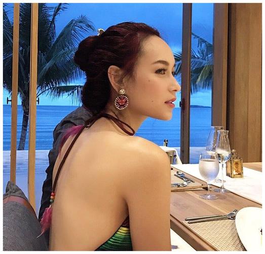 泰国超模楠迪宗拉维蒙的一组生活写真照