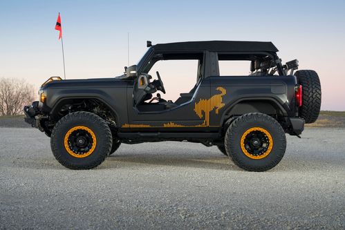 偏重越野,福特bronco双门概念车亮相,然而实际上并没有车门