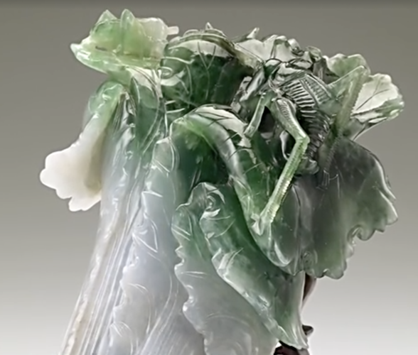台北故宫博物院翡翠白菜细节图