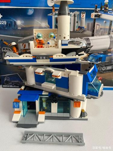 落地窗,阳光房,太空主题的火箭书吧,乐高城市组60229