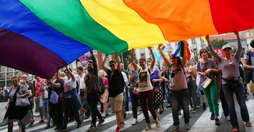 全球报告显示教育中针对同性恋者和跨性别者的暴力为全球问题