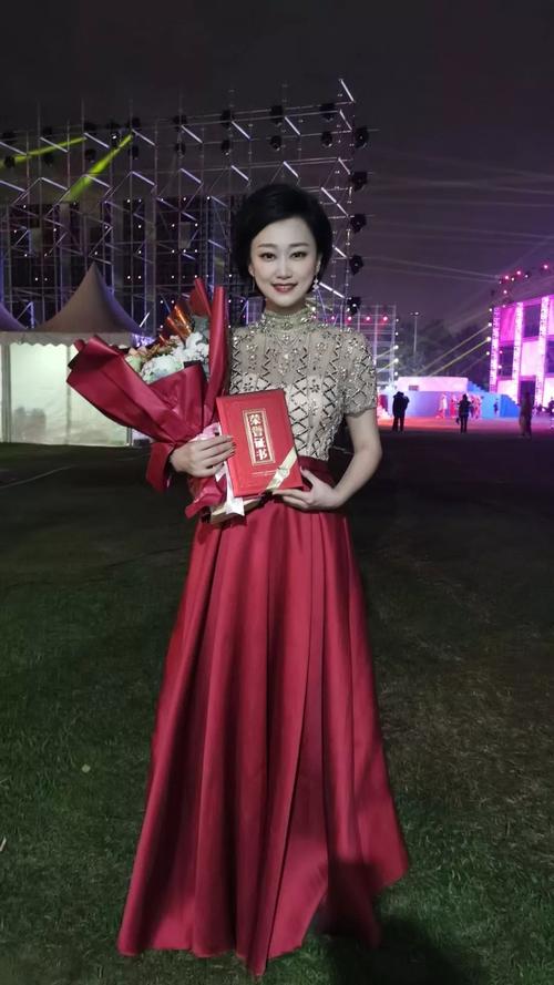 十佳主持人 十佳栏目,为优秀的公共频道点赞~_海南