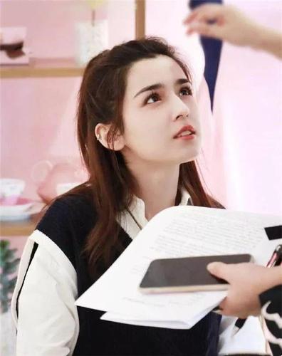 新疆果然是美女的高产地,这6位女明星统统来自新疆,最后一位美到窒息!