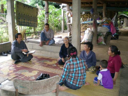 在泰国农村考察 资料图片