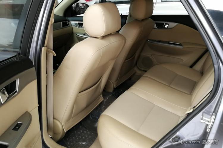 别克凯越后排全景