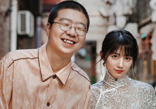 有趣甜蜜浪漫情侣图片_李诞黑尾酱结婚了