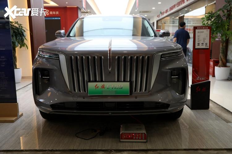 小号撩车:纯电动大型suv 红旗e-hs9到店实拍 霸气十足