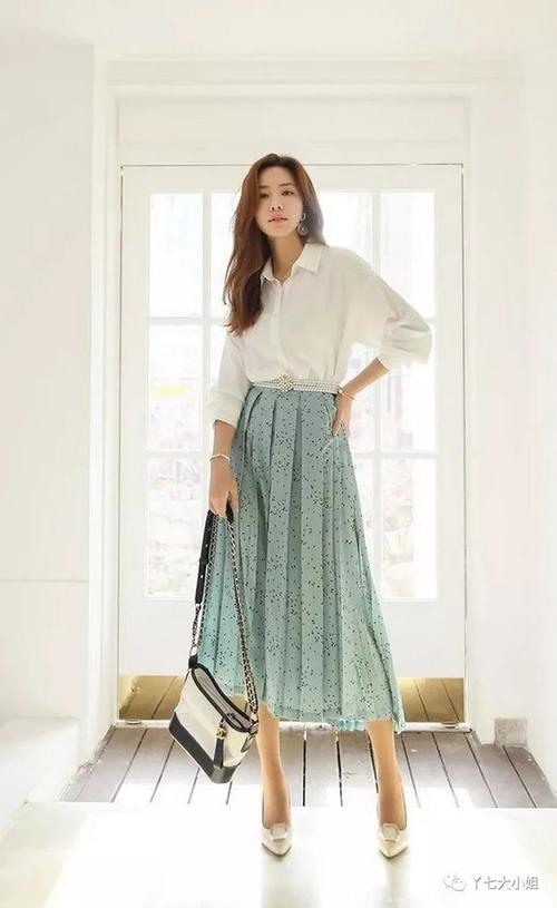 春天的第一条裙子必选优雅又迷人的百褶裙