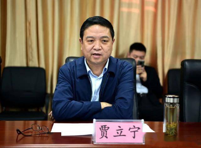 市大气办常务副主任,市生态环境局局长贾立宁参加约谈并讲话,驻市生态