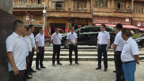 台江县委书记陈震到乡镇调研