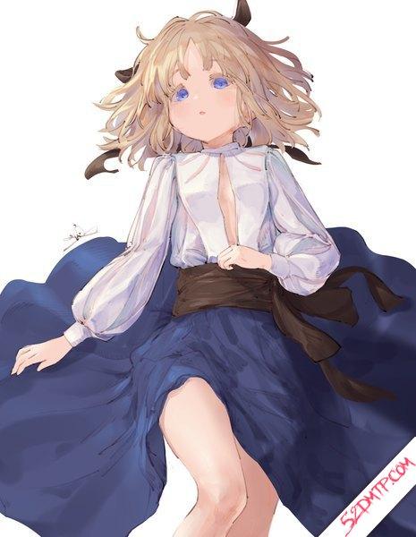 p站画师:io_原创动漫人物图片 922x1190px