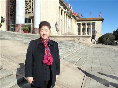 第十二届全国人大代表,北京市石景山区原区委书记荣华