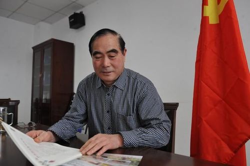 忆往昔峥嵘岁月 看今朝健康生活 潍坊老军人春节忆当年话健康