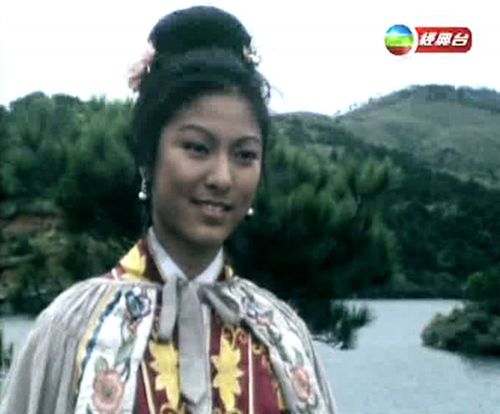 有戏 《神雕侠侣》剧照,米雪饰演黄蓉 而先后在76版《射雕英雄传》和