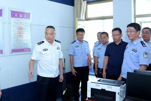 8月28日,市政府副市长,市公安局局长张明专程来到靖边县公安局黄蒿界