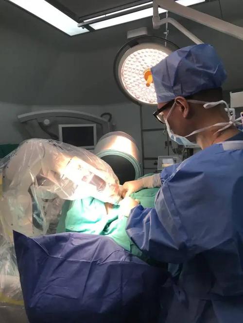 南方医院神经外科开展机器人微创手术治疗三叉神经痛