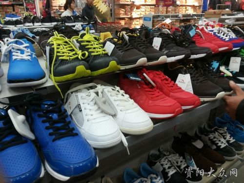 带你一起去看柒牌工厂店西服,安踏工厂店鞋子